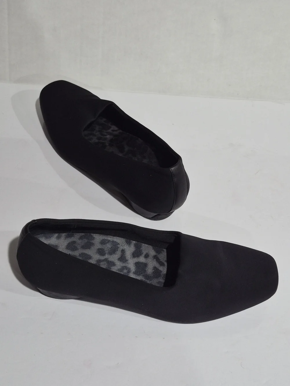 Vionic Women's Black Slip-On Flats Size 11